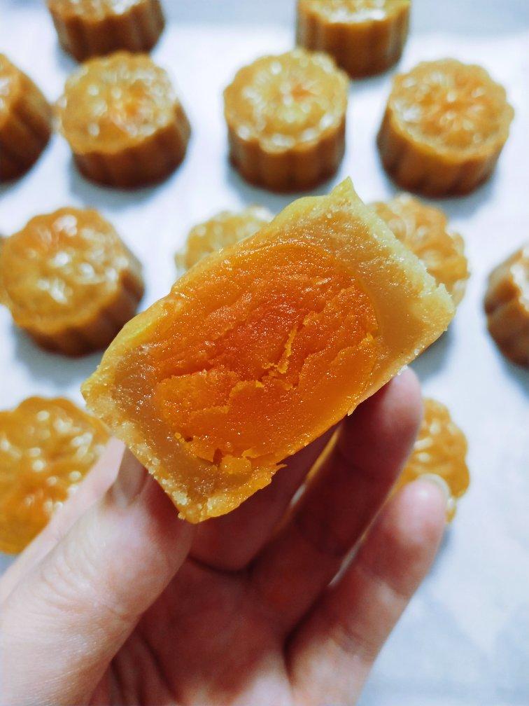 广式月饼——蛋黄莲蓉月饼