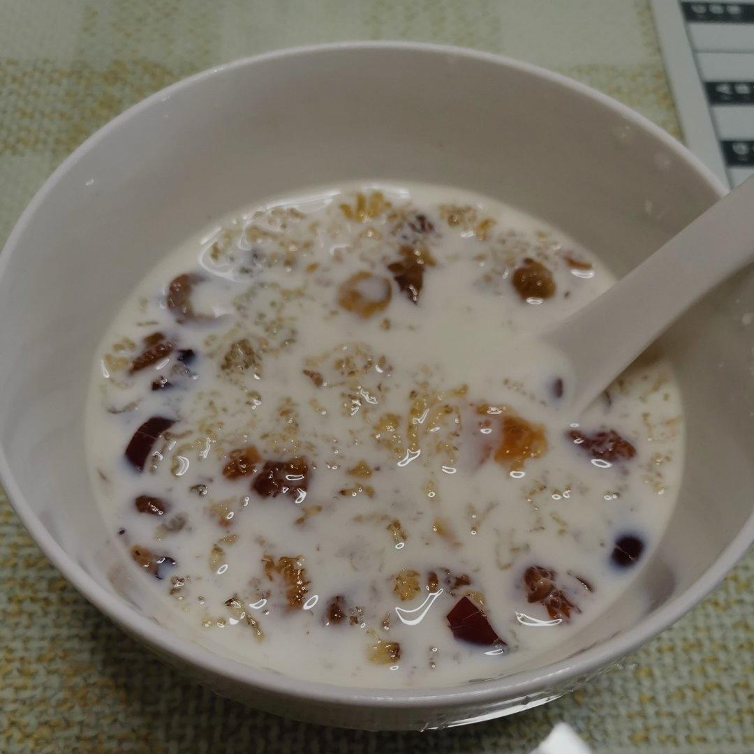 桃胶皂角米雪燕美颜羹