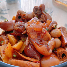 红烧猪蹄炖土豆