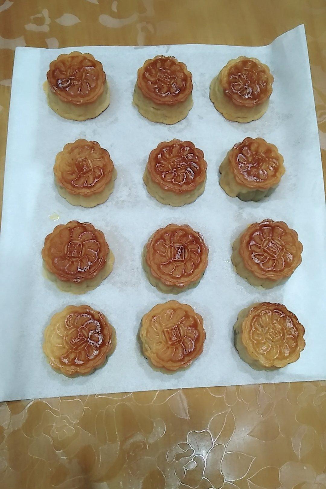 广式月饼——蛋黄莲蓉月饼