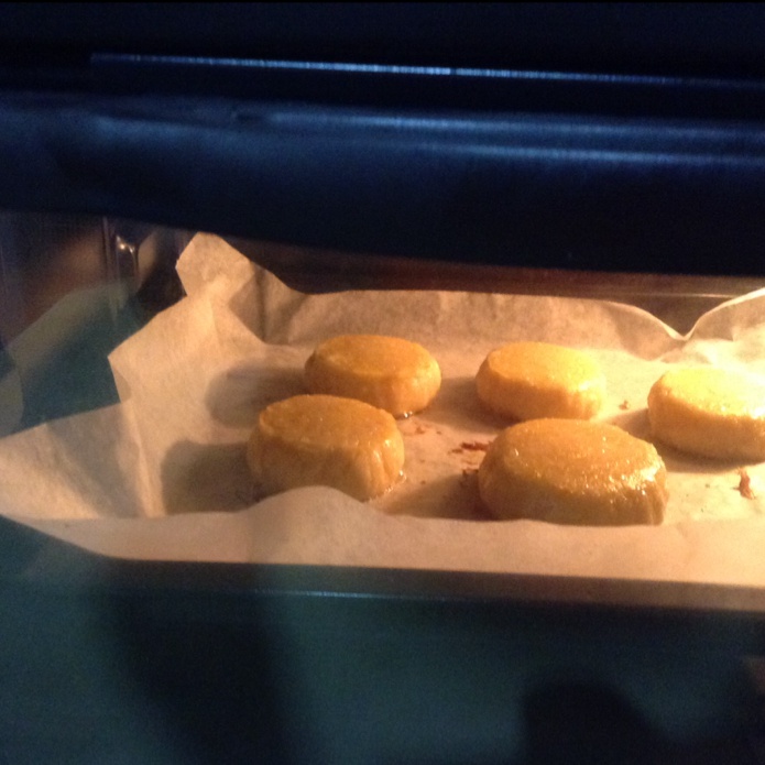 广式月饼——蛋黄莲蓉月饼