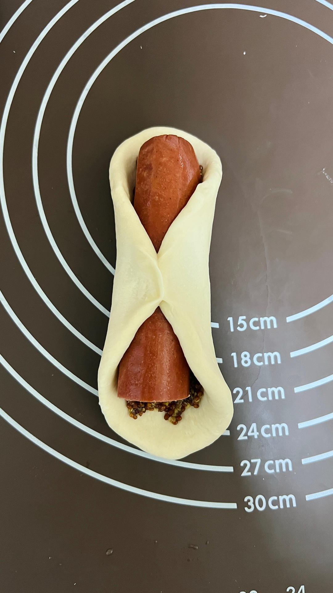 芥末籽肠仔碱水面包的做法 步骤13