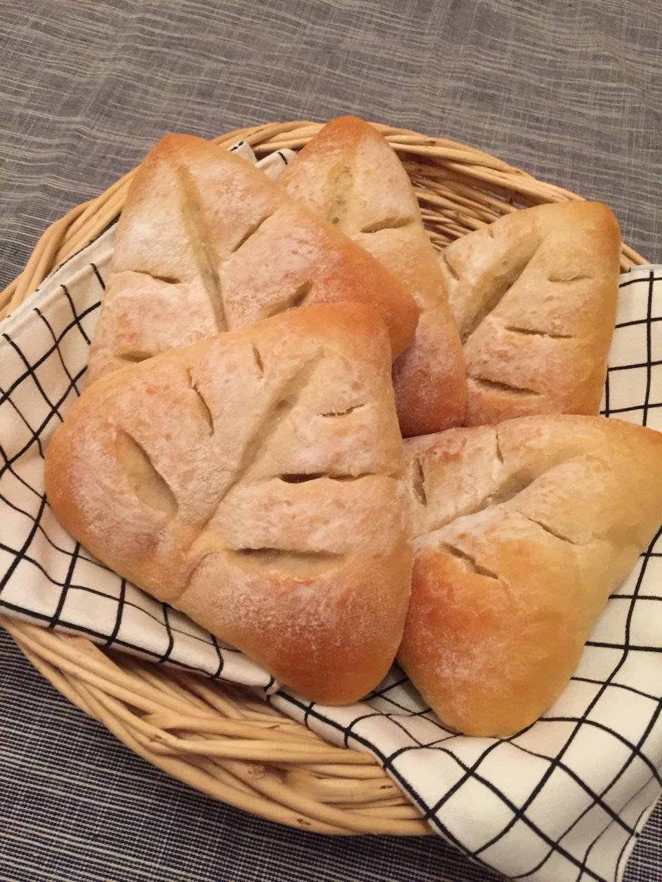 lyy做的叶形香芋面包