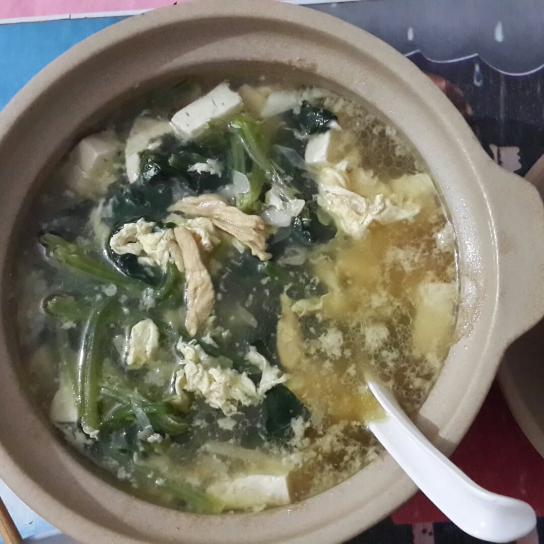 豆腐菠菜鸡蛋汤