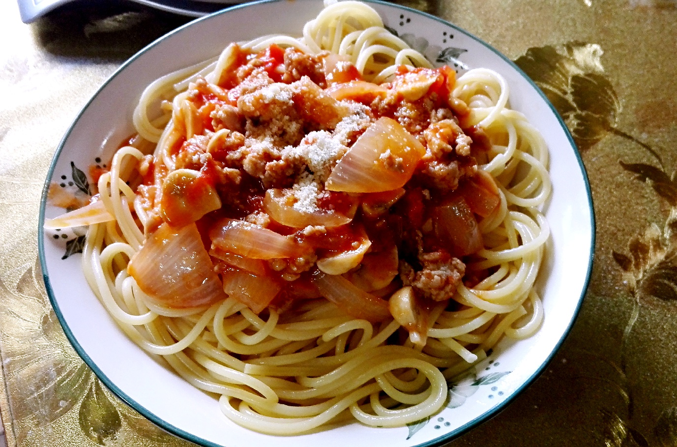 蕃茄蘑菇肉酱意大利面