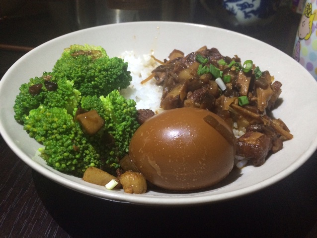 洋葱酥卤肉饭