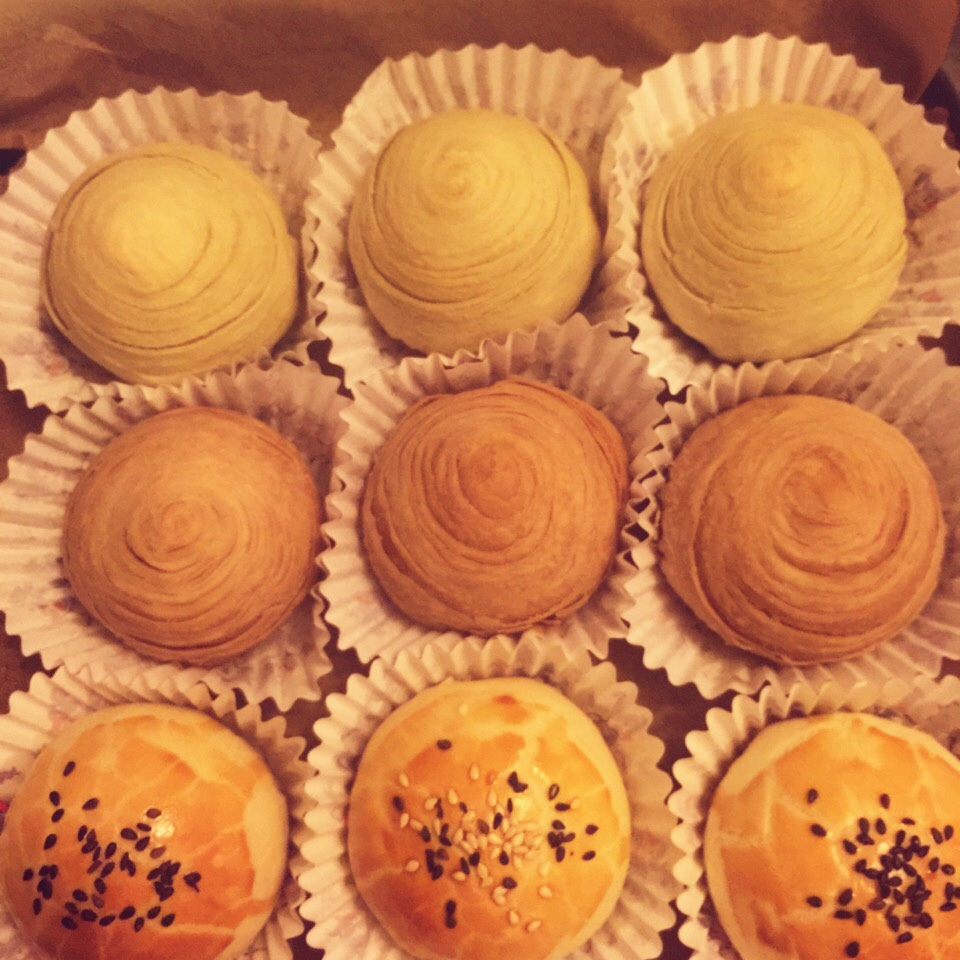蛋黄酥~紫薯、抹茶、原味~花好月圆，中秋快乐~内附一次做六色蛋黄酥方法~