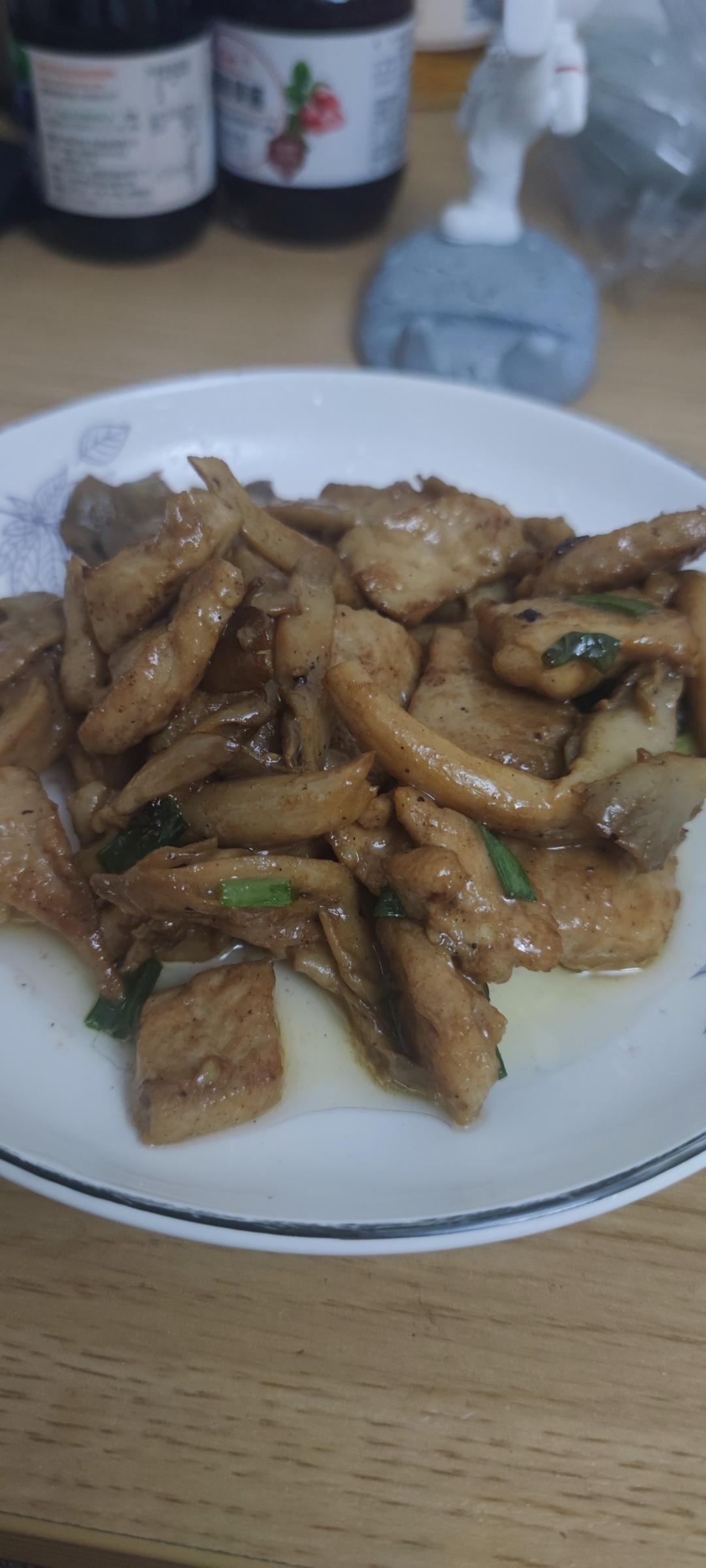 平菇炒肉片