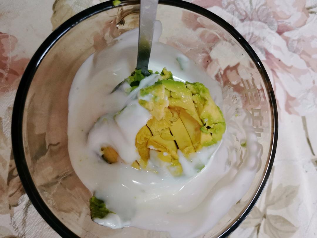 牛油果酸奶