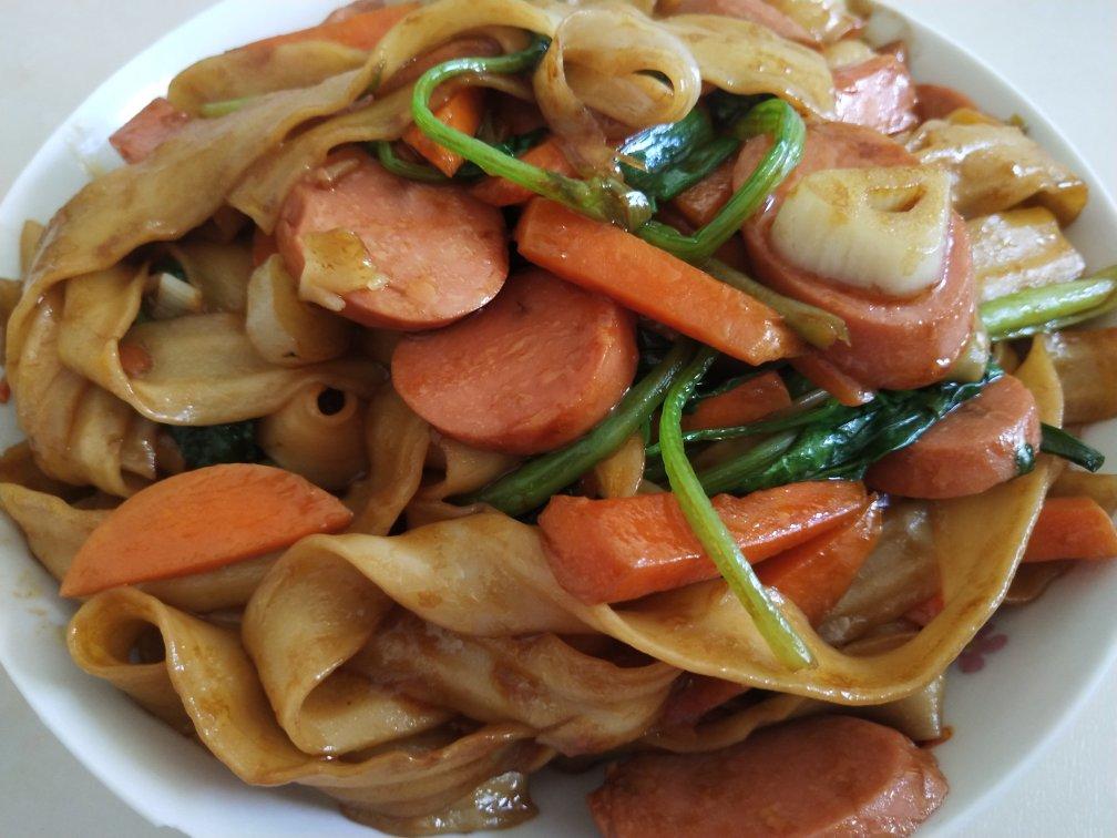 菠菜火腿炒面