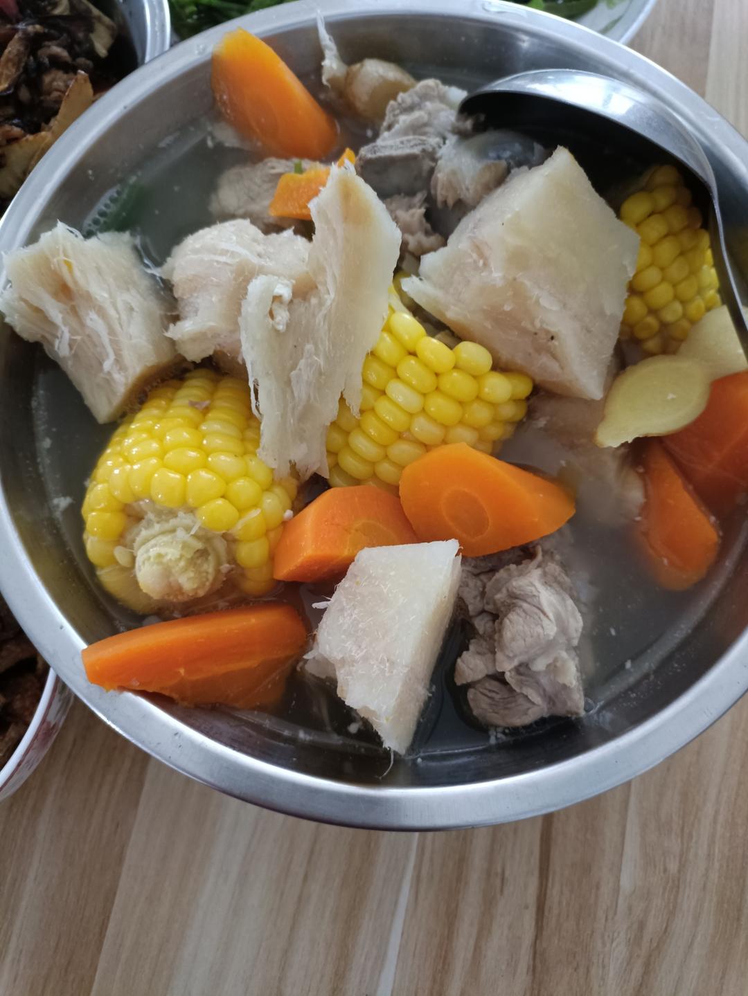 清甜可口的广东靓汤《粉葛猪骨汤》