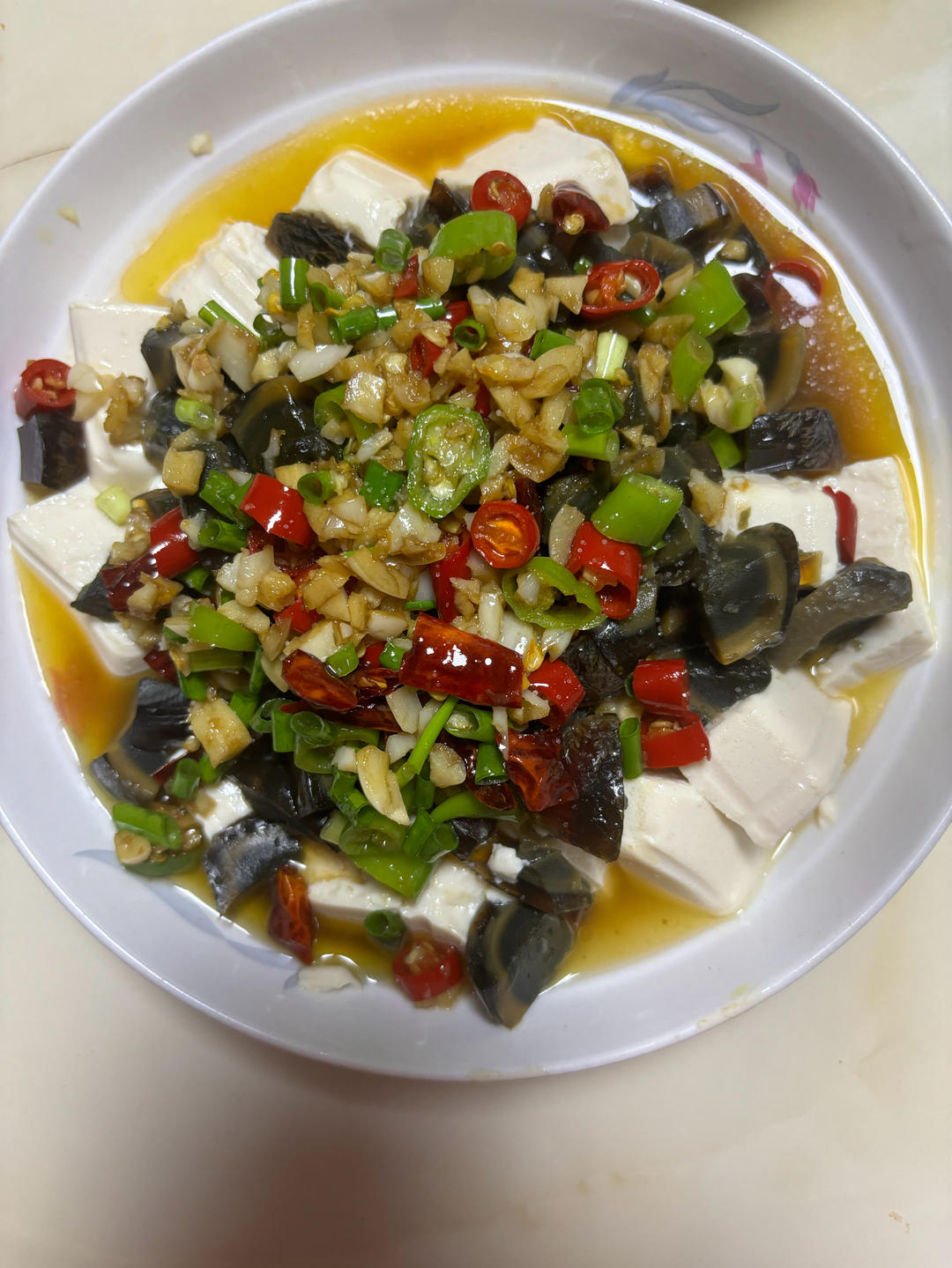 皮蛋拌豆腐