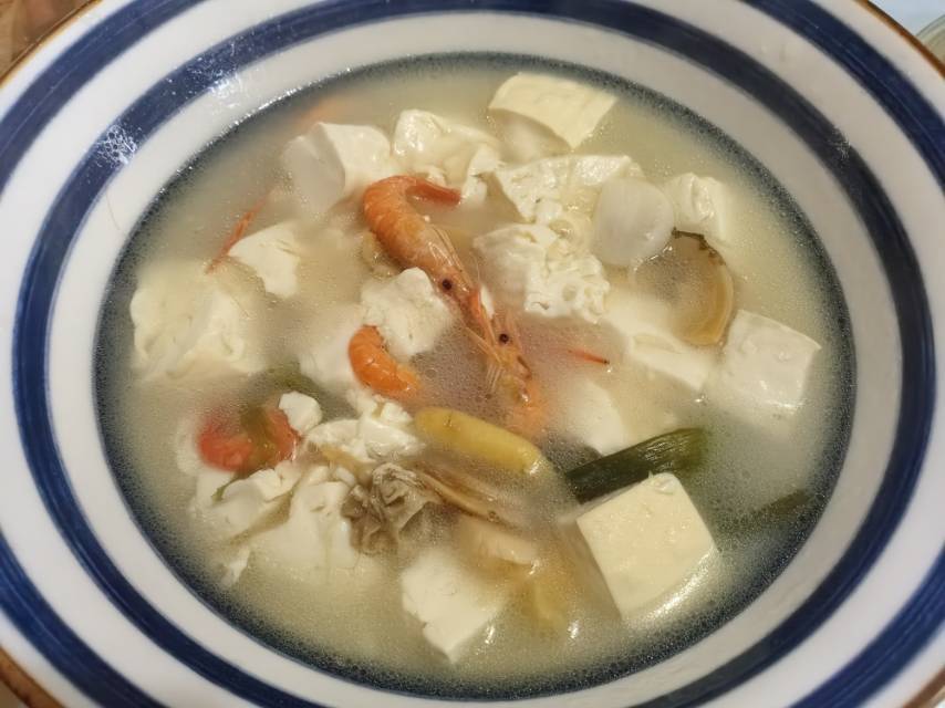 蚌肉豆腐煲