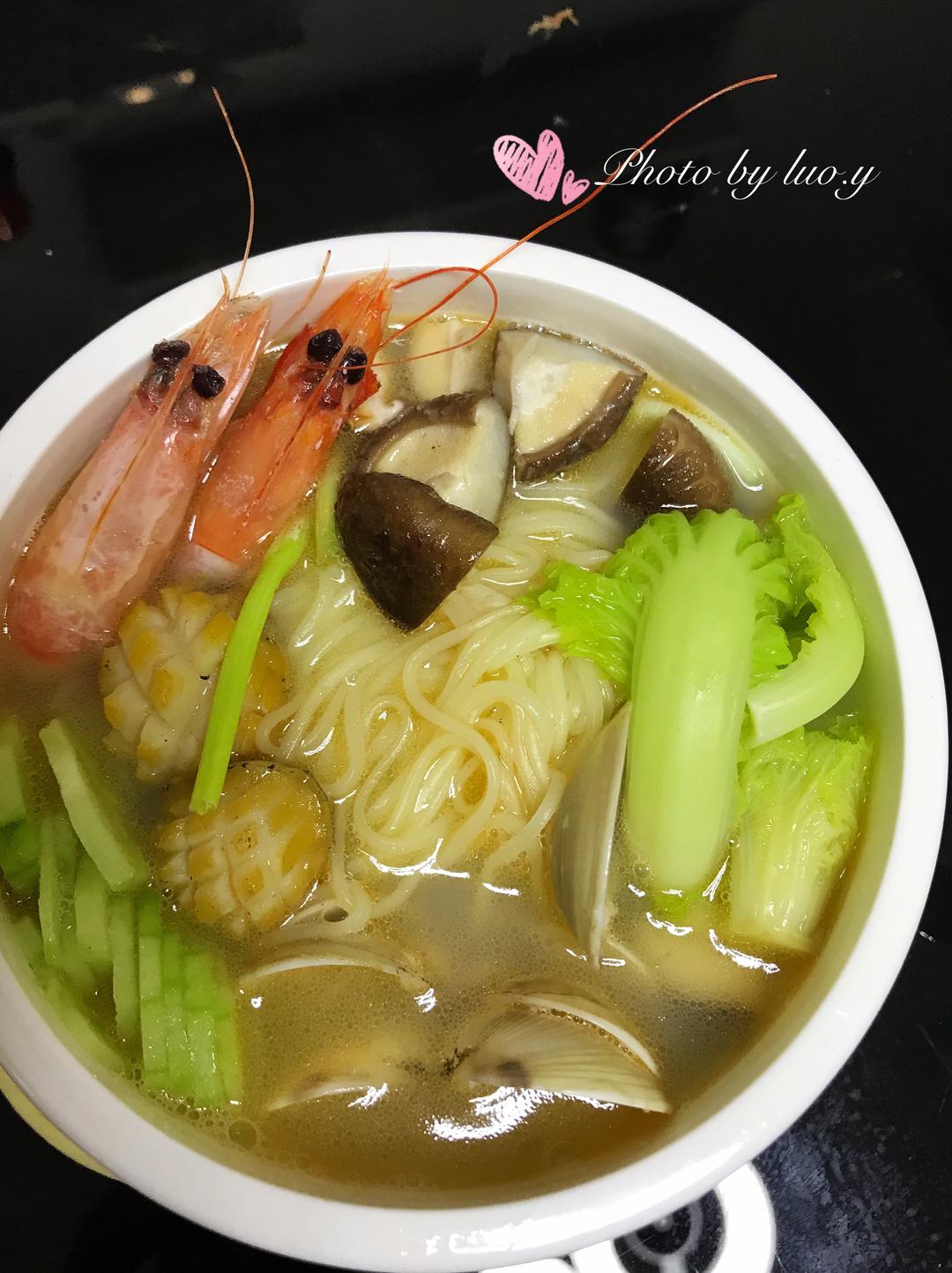 一碗海鲜面的做法