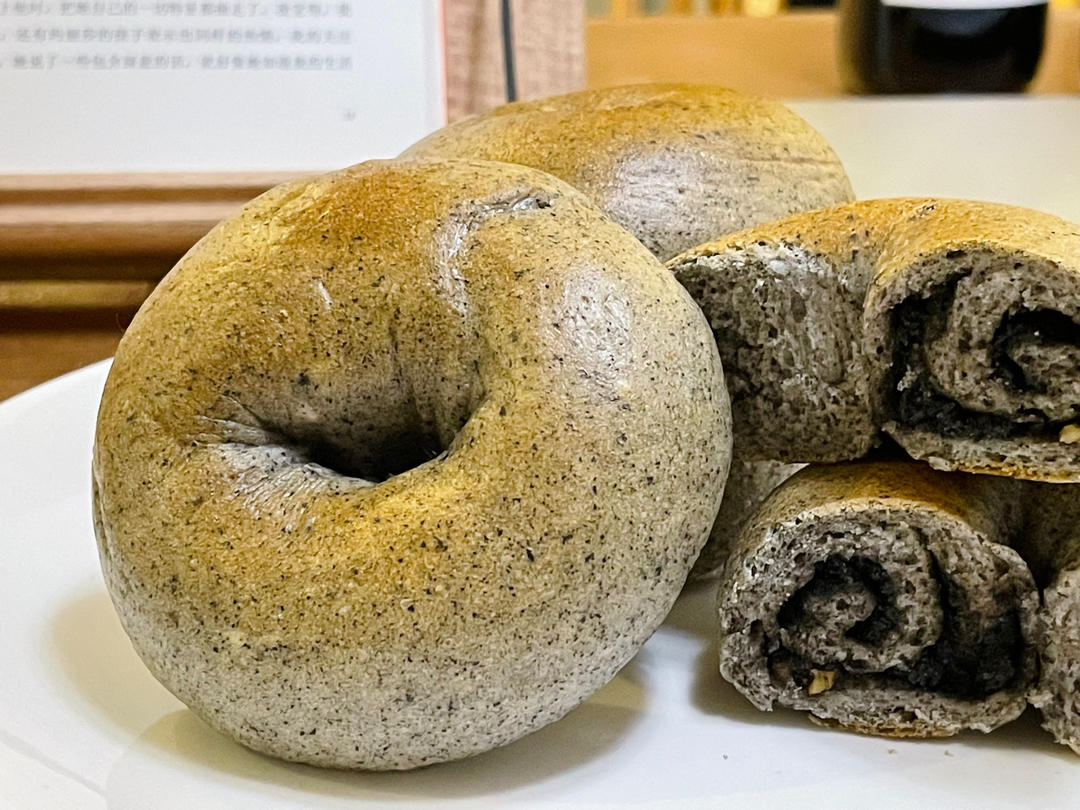 双重黑芝麻奶酥贝果