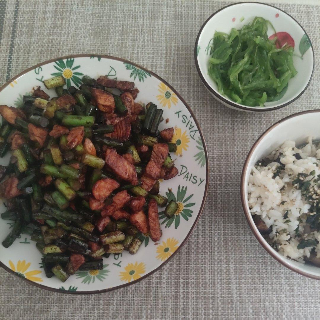 蒜苔和鸡肉超下饭