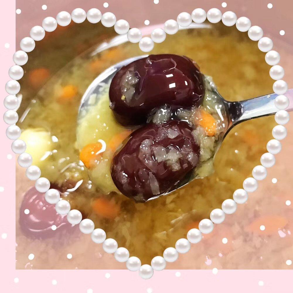 红枣莲子银耳羹