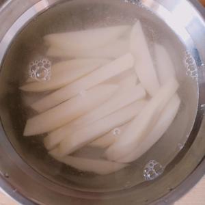 蒜薹土豆条的做法 步骤2