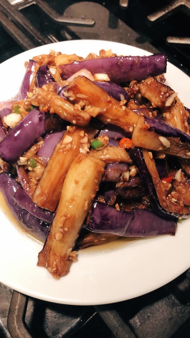 红烧茄子，好吃到舔盘子