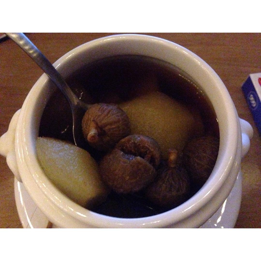 无花果百合炖雪梨