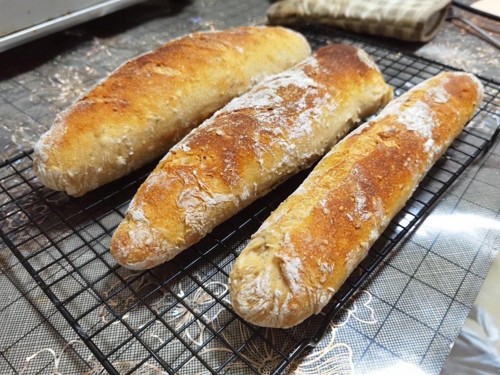 香脆健康的全麦法棍Whole Wheat Baguette