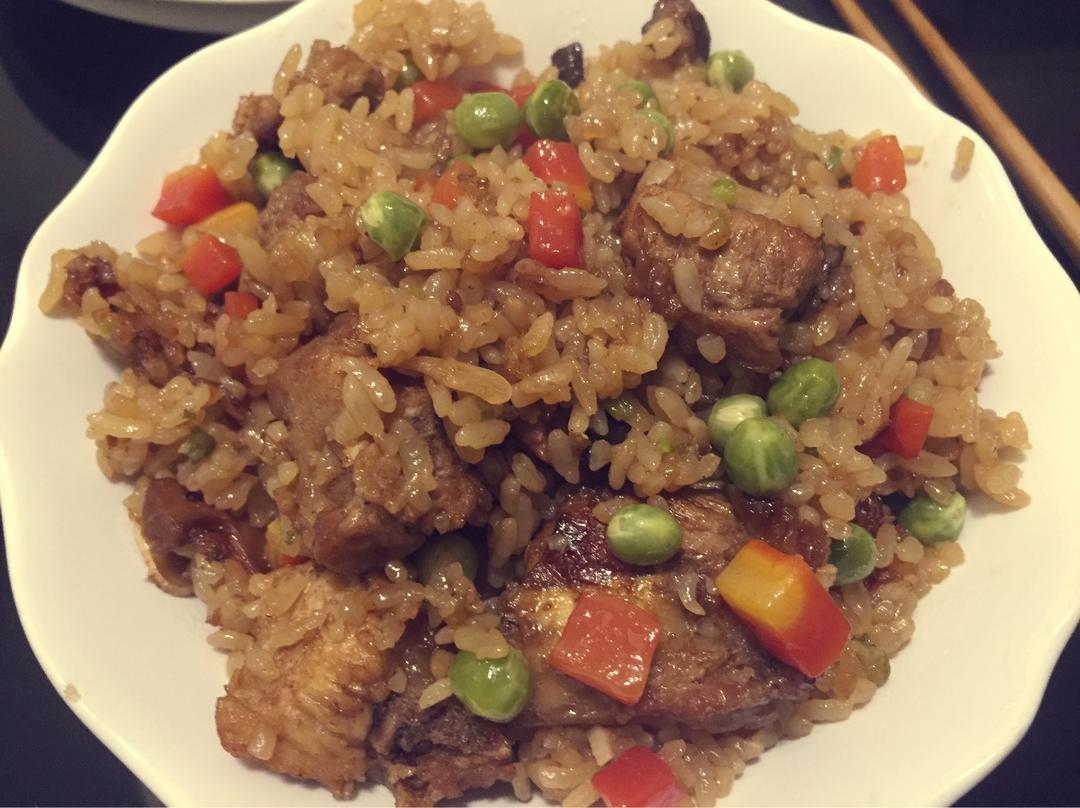 喷香排骨焖饭（爆好吃）