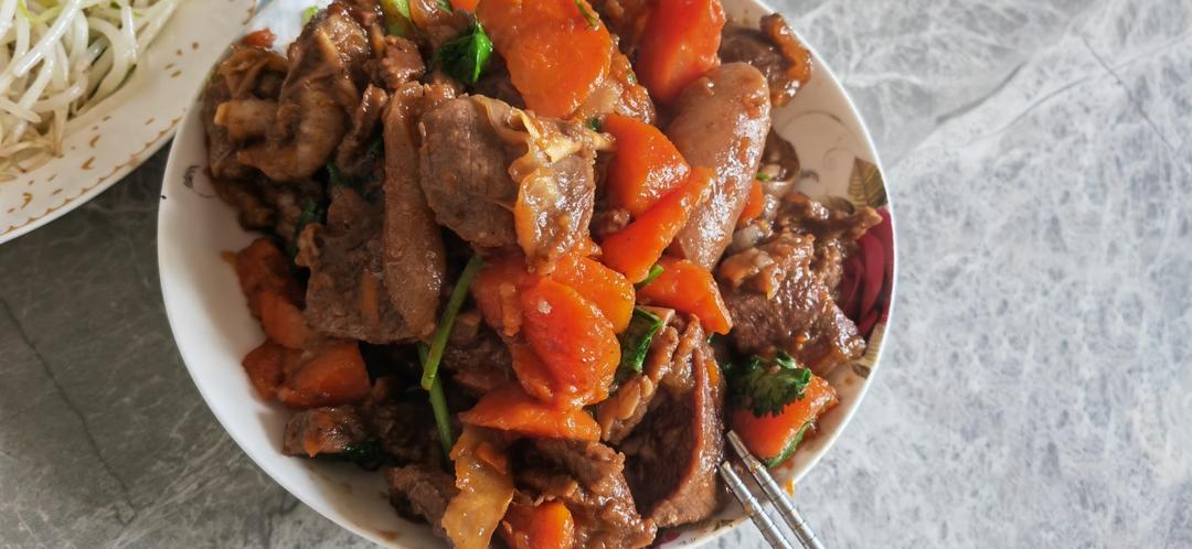 红烧羊肉炖胡萝卜