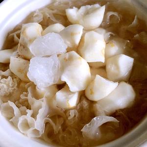 马蹄冰糖银耳枸杞甜汤的做法 步骤2
