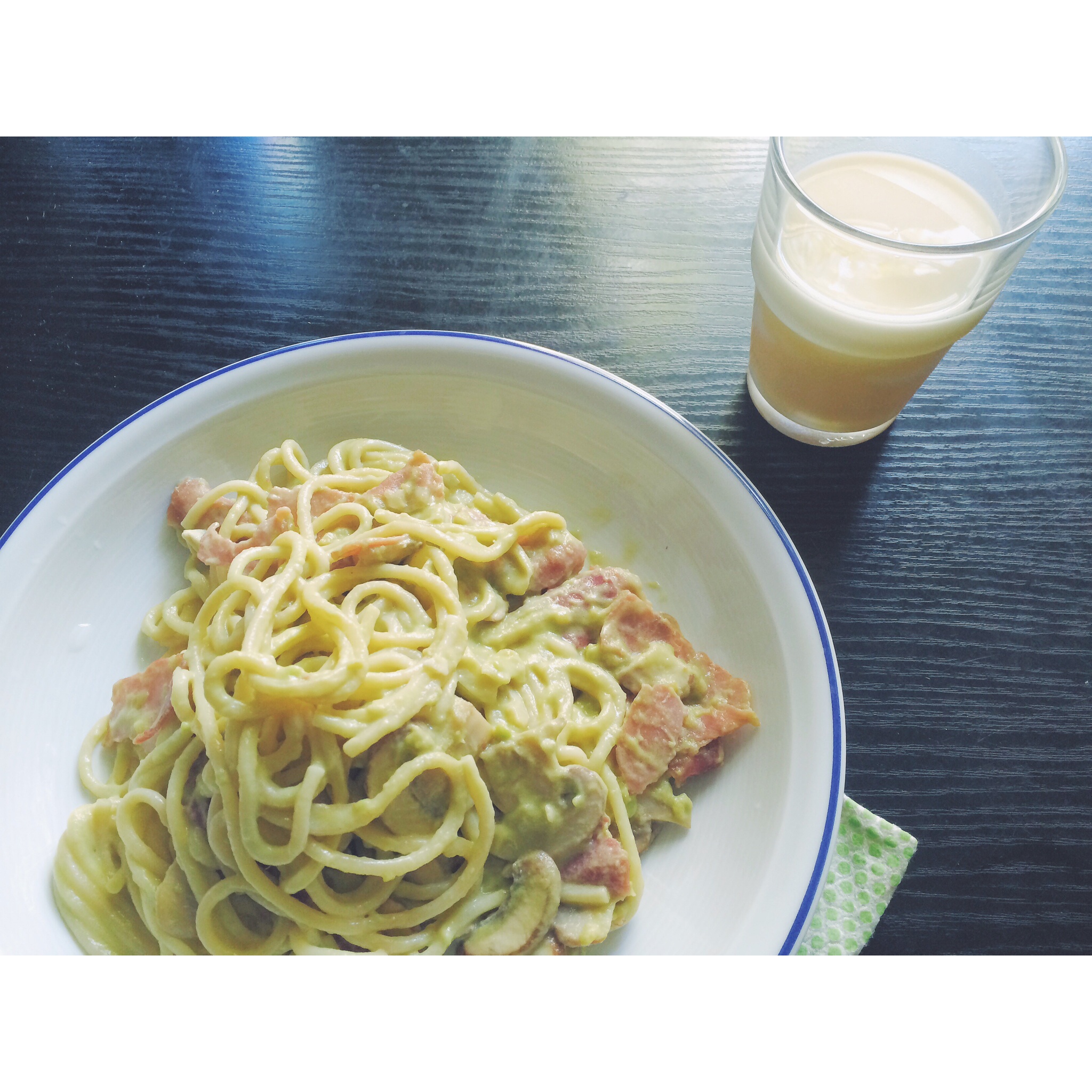 小清新牛油果火腿意面