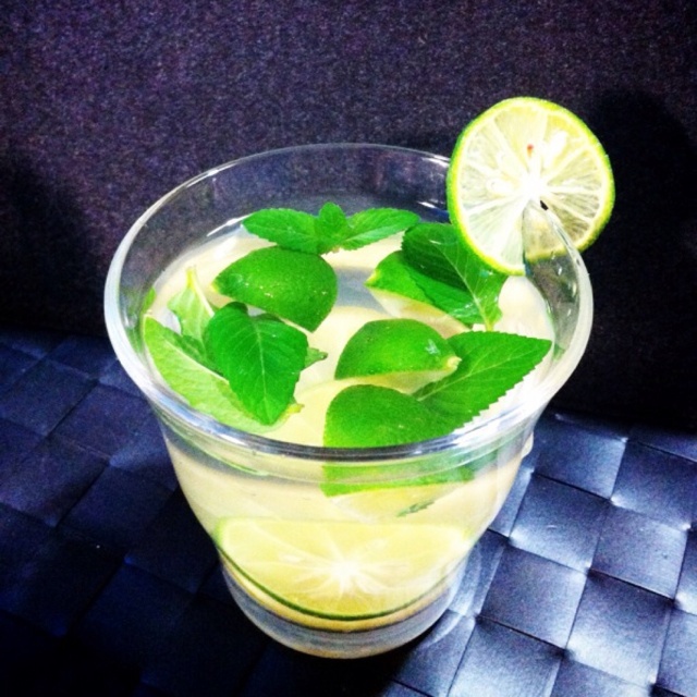 薄荷青柠檬水