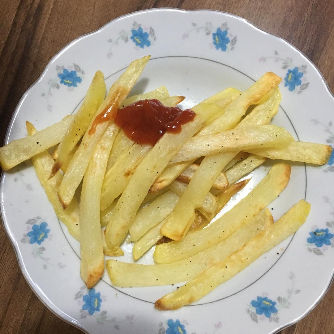 谁说孩子不能吃薯条？别人家孩子吃薯条也健康！
婴儿烤箱版薯条