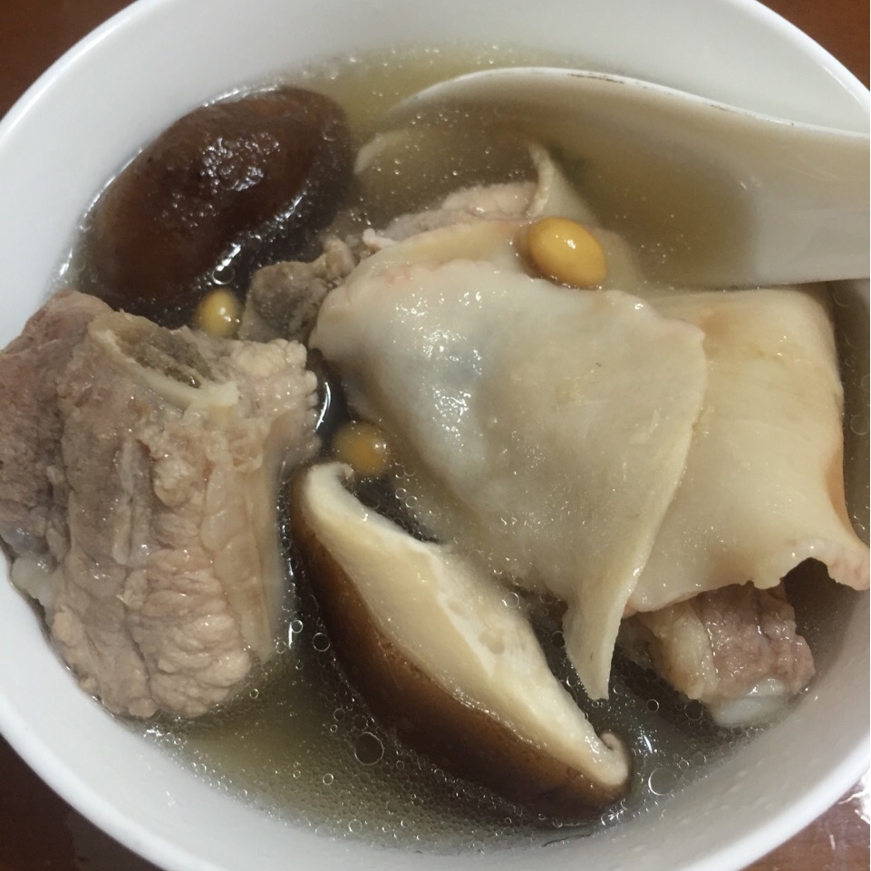 响螺头沙参茨实罗汉果煲排骨