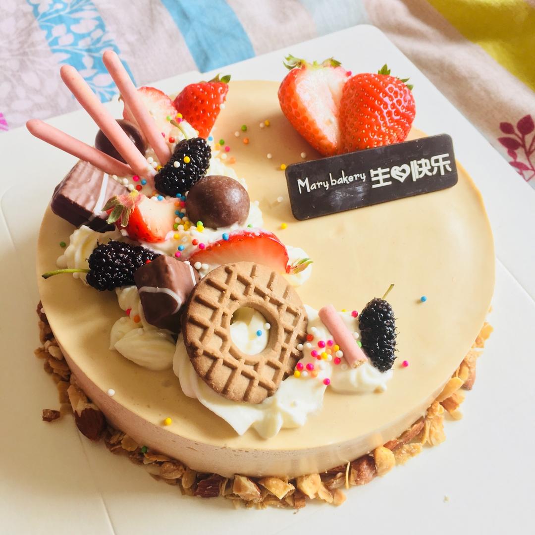 红茶牛奶慕斯佐杏仁巧克力脆片