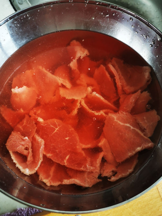 火锅嫩牛肉的做法 步骤1