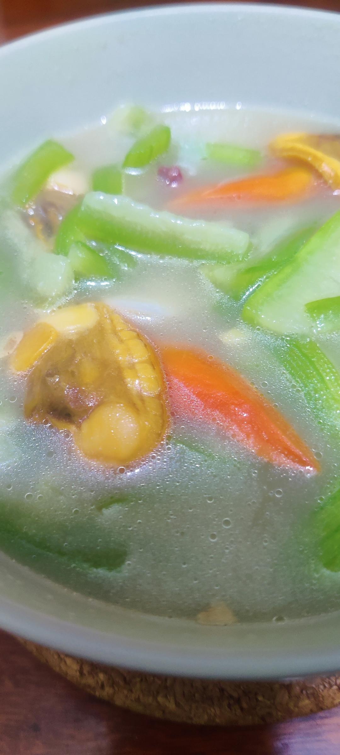 鲜爆炸的黄蚬子丝瓜汤🥣