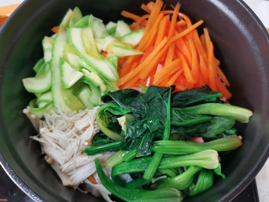 #珐琅锅食谱#韩式牛肉拌饭（同石锅拌饭，超详细步骤）的做法 步骤6
