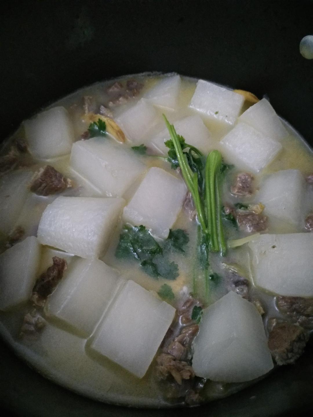 牛肉萝卜汤