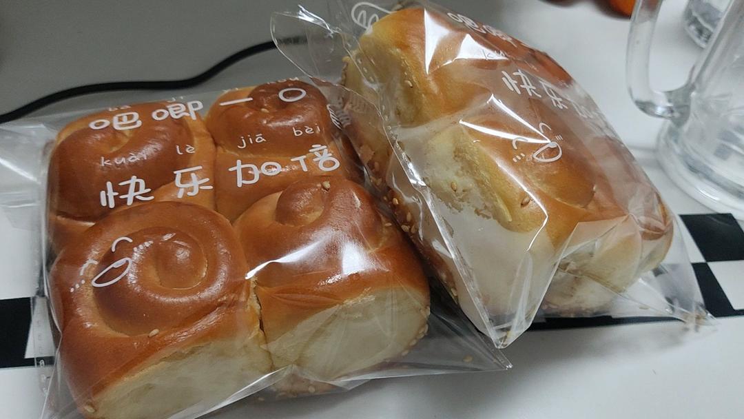 被邻居追着问的蜂蜜脆底小面包｜好吃到停不下来