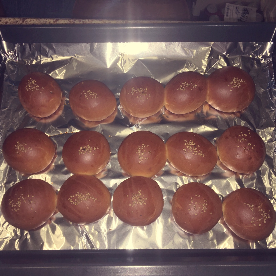 大人小孩都爱不释口的【蜂蜜牛奶小餐包】