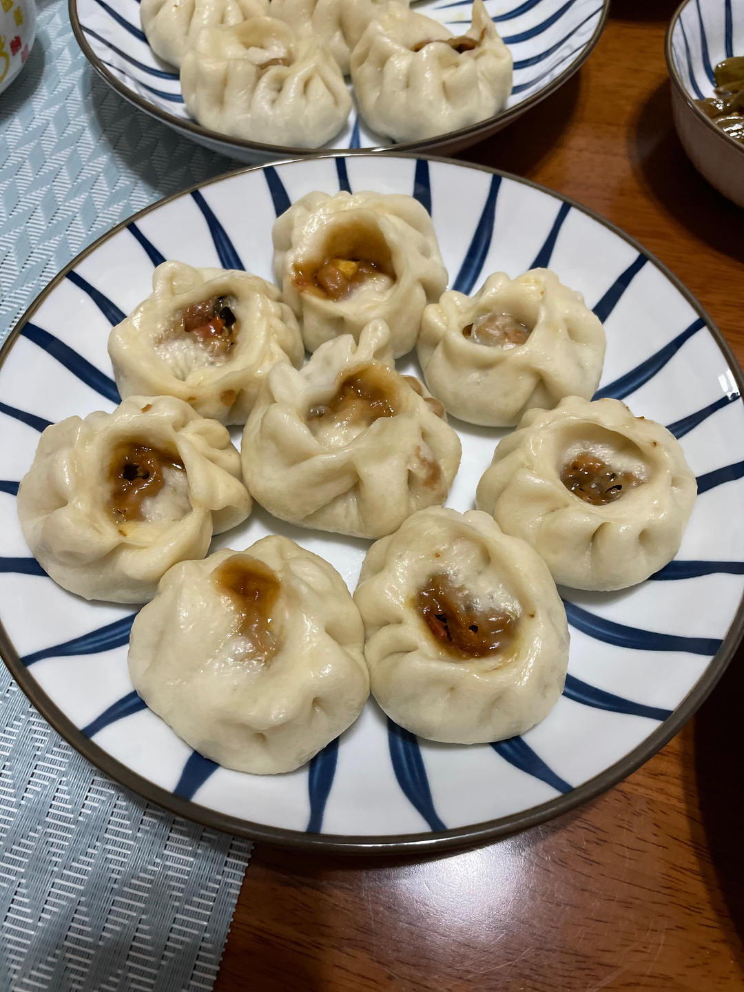 牛肉芹菜叶馅早餐小包子