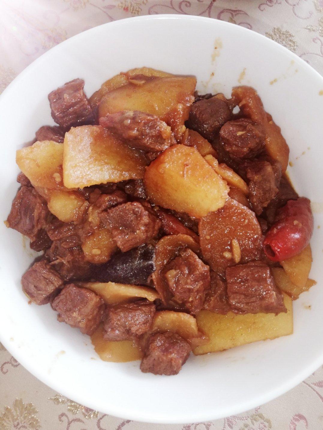 红烧牛肉土豆 （独家秘制）