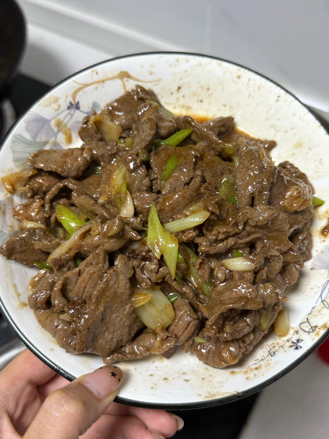 葱香浓郁的葱爆牛肉
