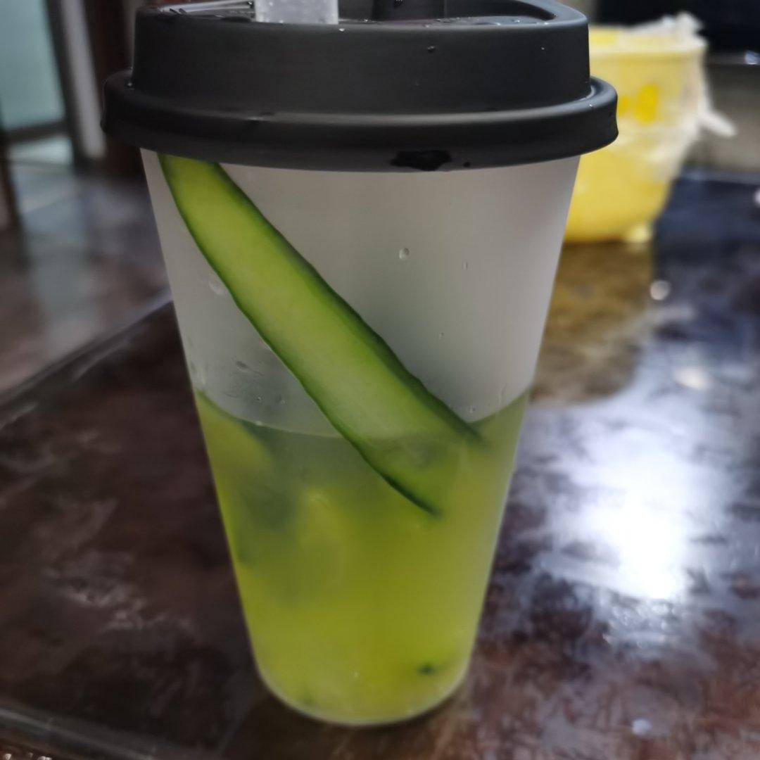 夏日清凉解暑饮品 ｜自制手打青瓜柠檬茶