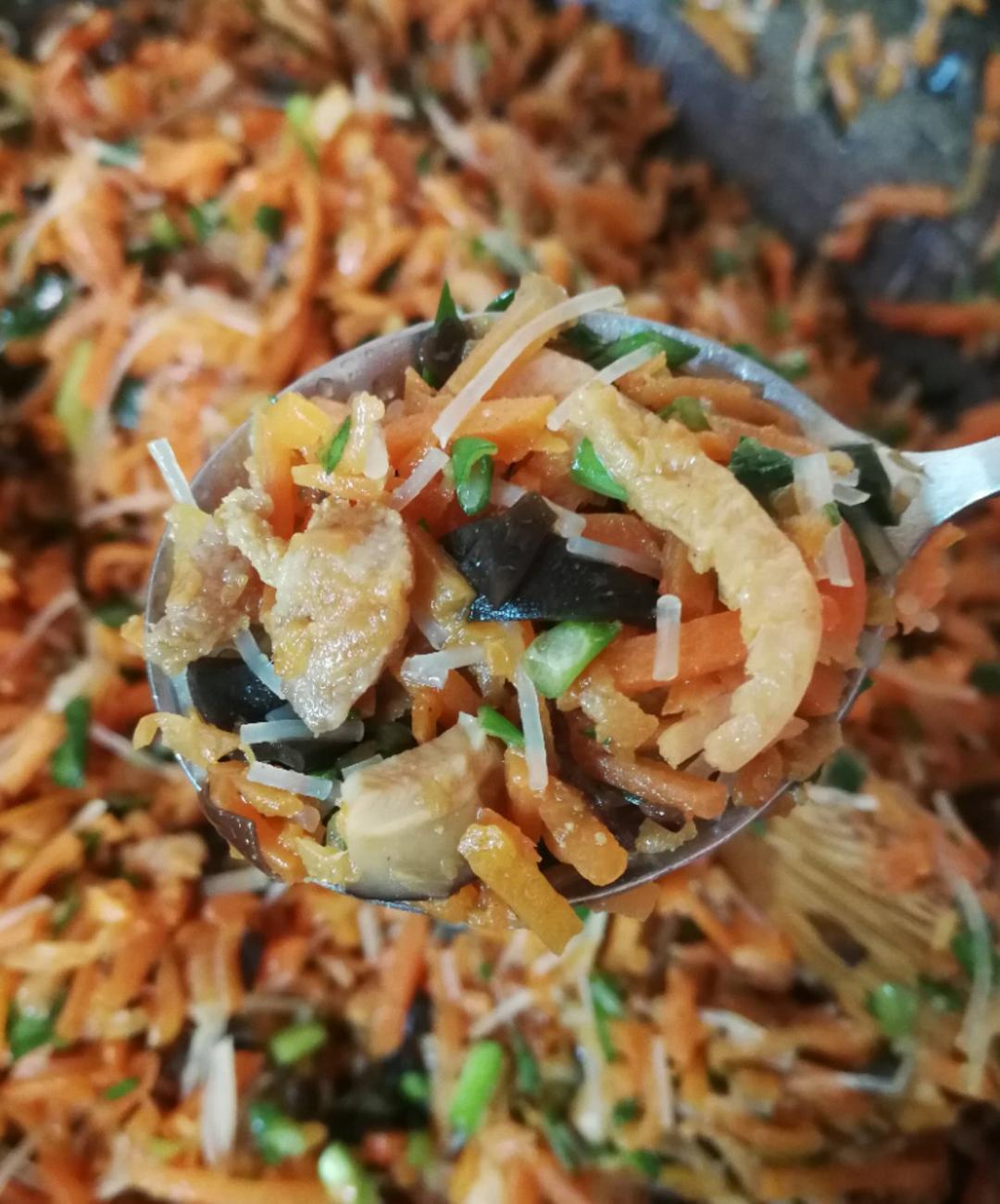 胡萝卜木耳鸡蛋素包子