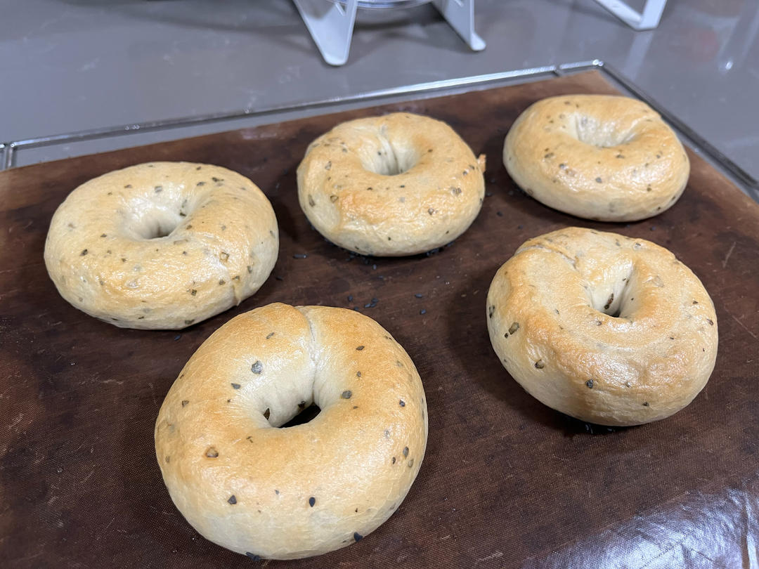 太上头了！这「花椒叶贝果」是谁研究的啊？！🌿 满嘴清香，越嚼越上头！