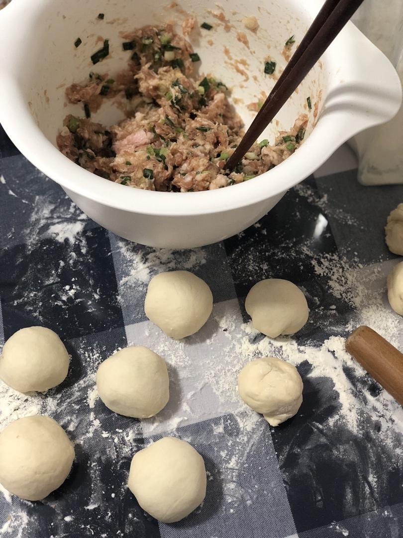 鲜虾猪肉生煎包（一定要看视频哟~）