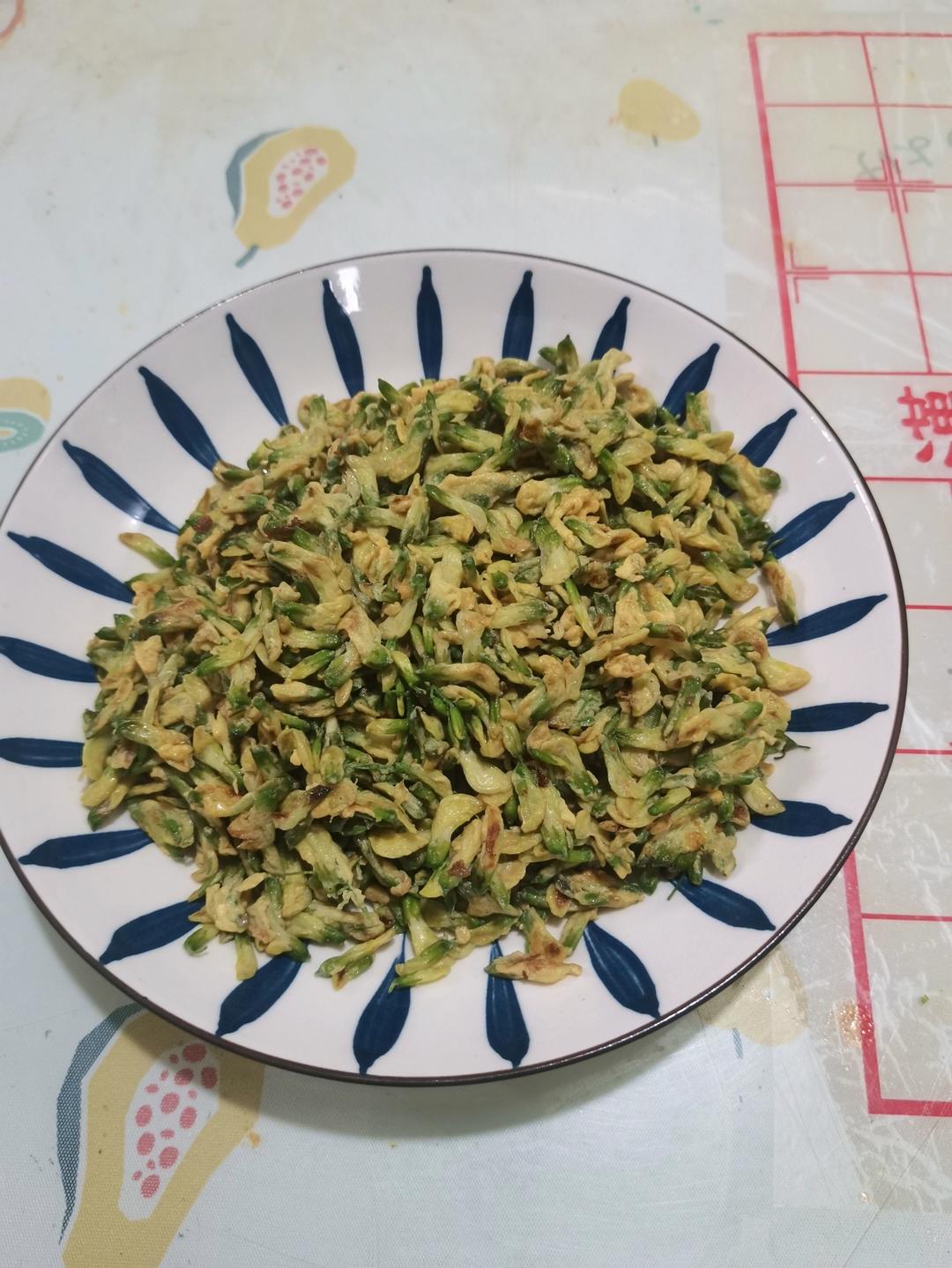 洋槐花炒鸡蛋（独家做法）