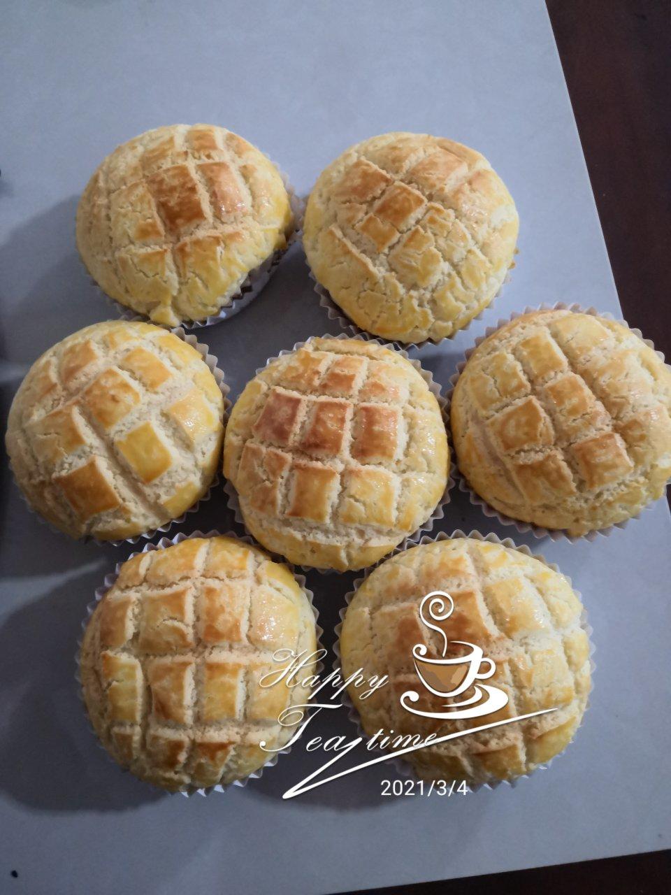 好吃到炸裂的港式菠萝包（附带制作酥皮的小视频）