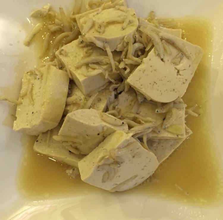 银鱼炖豆腐的做法