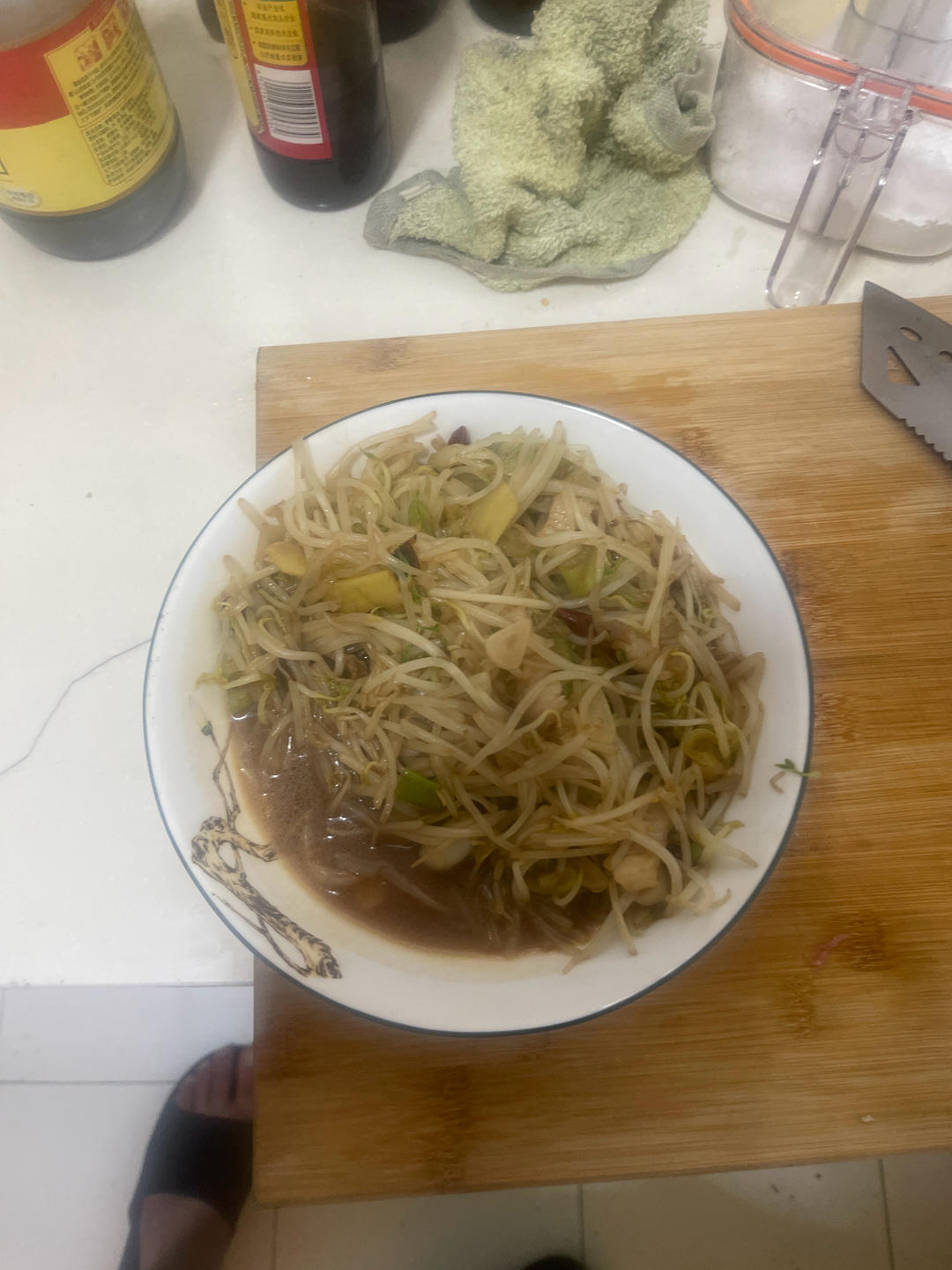 绿豆芽炒肉